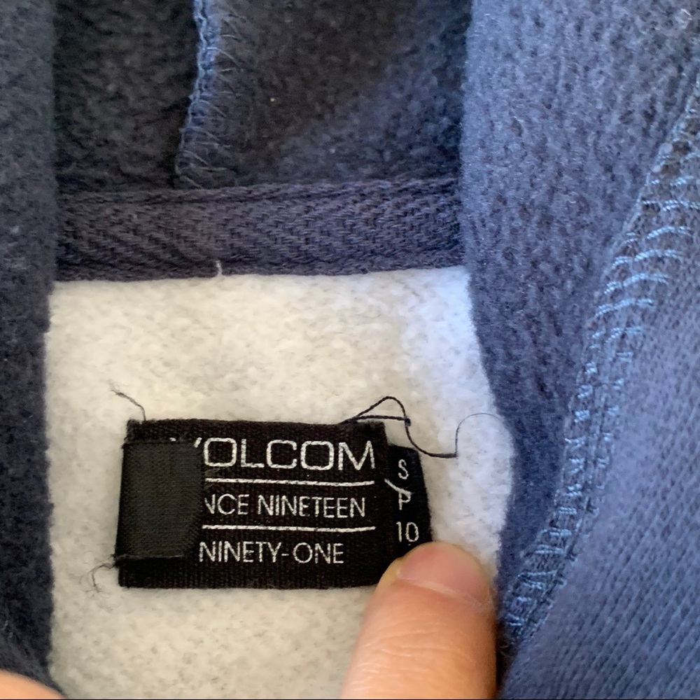 Volcom sweater - Picture 3 of 3
